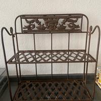 Scaffale portaoggetti in ferro battuto vintage