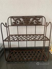 Scaffale portaoggetti in ferro battuto vintage