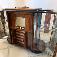 Mobile bar /radio / giradischi