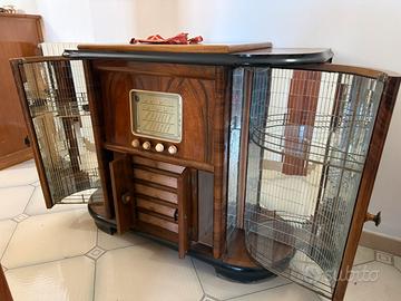 Mobile bar /radio / giradischi