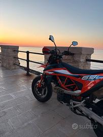 KTM 690 SMC-R SUPERMOTO A2