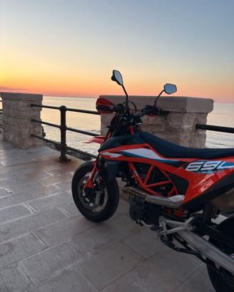 KTM 690 SMC-R SUPERMOTO A2
