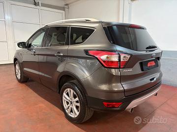 Ford Kuga 1.5 TDCI 120 CV S&S 2WD Powershift Busin