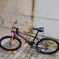 Bicicletta Btwin Rockrider 500