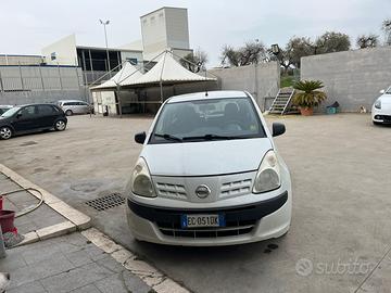 Nissan pixo