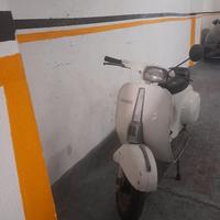 Vespa Piaggio 50 Special del 1977.