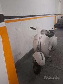 Vespa Piaggio 50 Special del 1977.