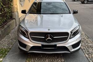 Mercedes benz Gla 200d (Premium Amg)