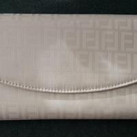 Portafoglio tinta panna