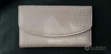 Portafoglio tinta panna