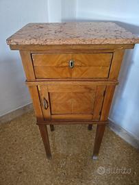 comodino anni 50 in legno marmo