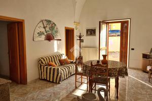 CASA SEMINDIPENDENTE A ALEZIO