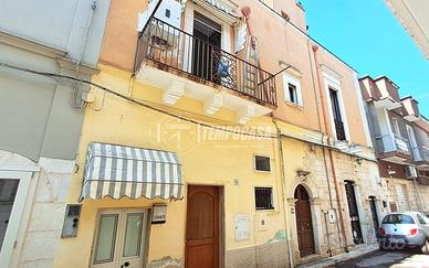 Semindipendente a piano terra con cantina!