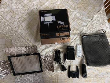 Faretto fotografico yongnuo con batteria patona