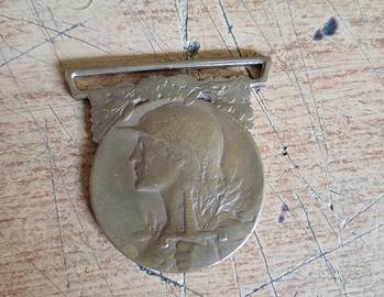 Antica Medaglia Militare usata

Repubblica frances