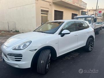 Porsche  cayenee