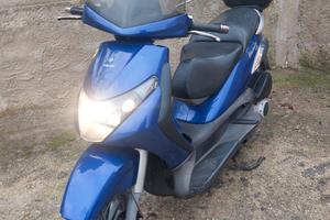 Piaggio Beverly 250