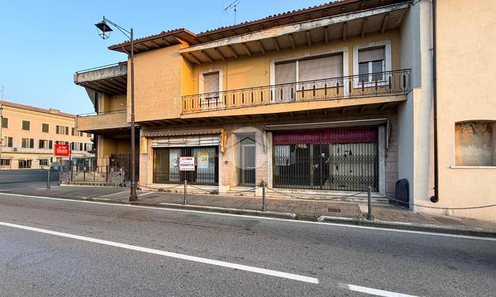 NEGOZIO A MAZZANO