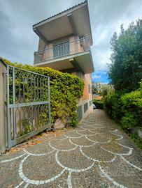 Rif.70 Appartamento bilivello Albano Laziale