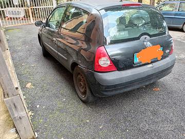 RENAULT Clio - 2006