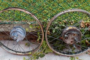 due coppie di cerchi piaggio ciao 