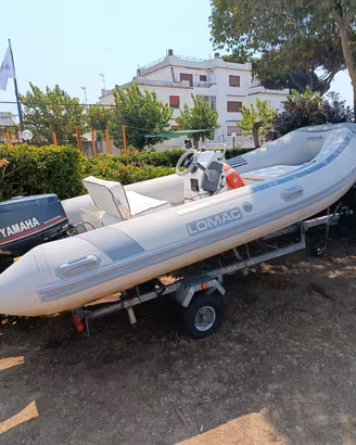 gommone con motore e carrello omologato 