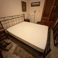 Letto matrimoniale con materasso