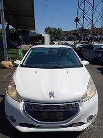 Peugeot 208 Anno 2014 - SOLO PER RICAMBI