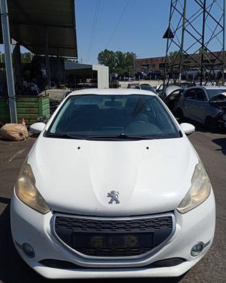 Peugeot 208 Anno 2014 - SOLO PER RICAMBI