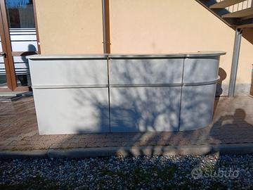 Bancone reception ad angolo