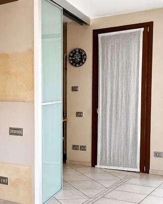 Porta scorrevole in vetro satinato 3 ante