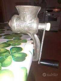 Tritacarne a manovella Vintage Tre Spade n.1