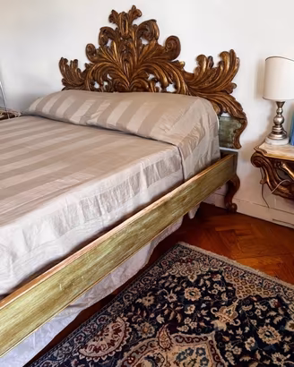 Struttura letto matrimoniale + comodini in marmo