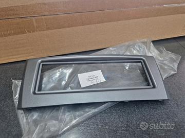 Mascherina per autoradio