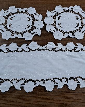 Set 3 pezzi centrini puro lino ricamato handmade