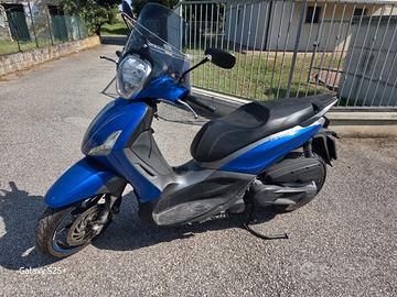 Piaggio Beverly 350 sport touring