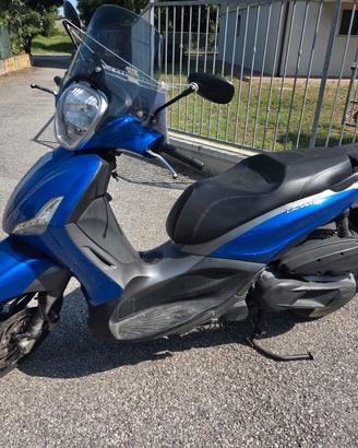 Piaggio Beverly 350 sport touring