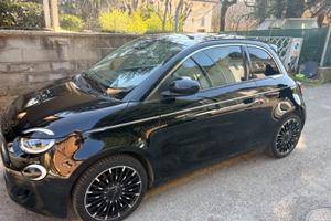 FIAT 500 ELETTRICA "LA PRIMA 3+1"