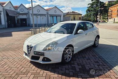 ALFA ROMEO Giulietta 1.6 JTDm-2 105 CV Distinctive