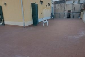 Luminoso Bivani Arredato con Terrazza