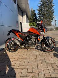 KTM 690 Duke