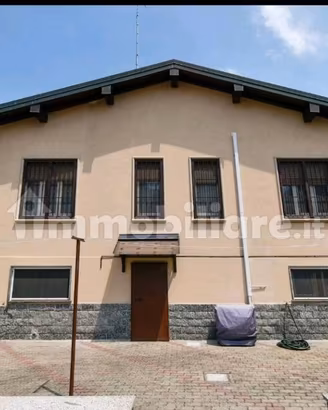 Villa di 190 m² con 5 locali e box auto a Cologno 