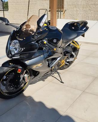2007 Suzuki GSX-R 750 k7 22.000km
Moto in perfette