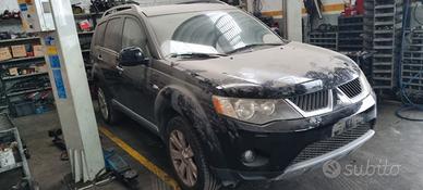 Mitsubishi Outlander del 2009 - uso ricambi