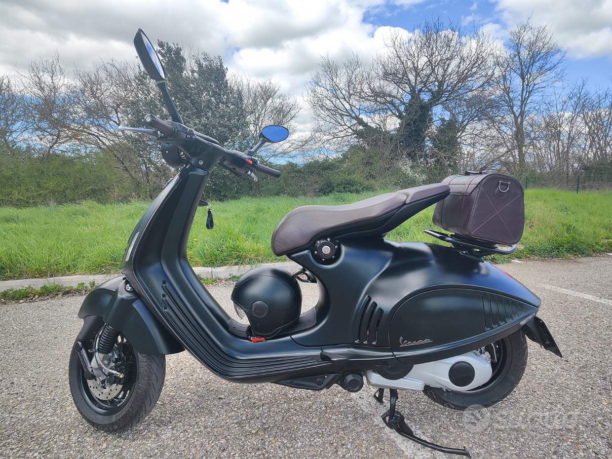 Vespa 946 Vespa Edizione Speciale Moto Nuova: Vespa 946, Anno Di