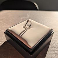 Anello con diamante solitario Leo Pizzo 