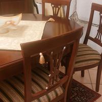 Tavolo ovale in legno 