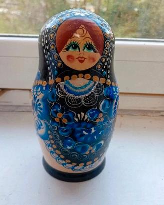 bambola matrioska dipinta a mano 