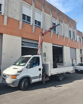 IVECO Daily 35C13 – Cassonato con Gru Retrocabina
