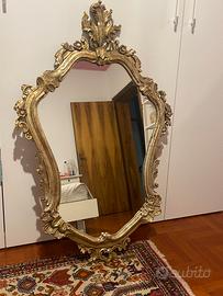 Specchio in legno intarsiato